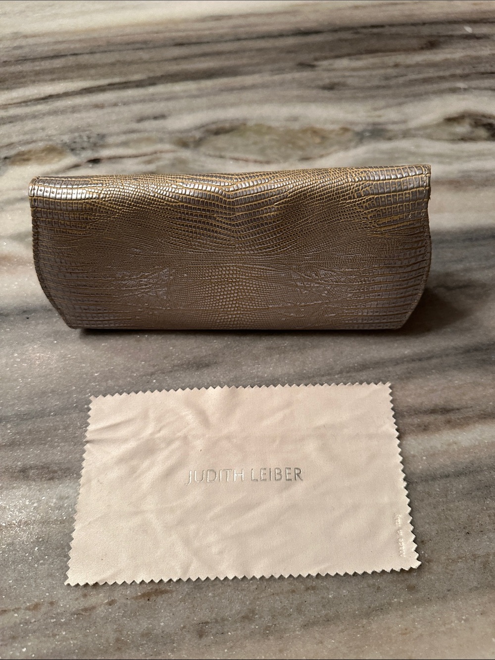 JUDITH LEIBER EYEGLASS CASE/CLUTCH - Picture 6 of 6